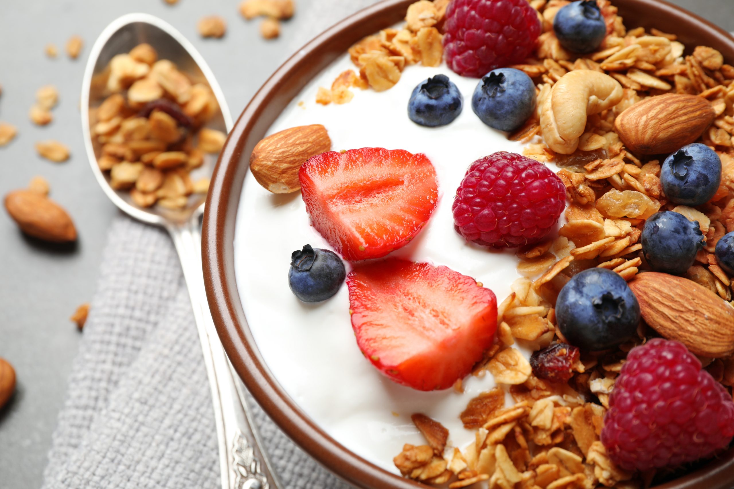 Colazione sana con i frutti rossi disidratati Malbosca senza zucchero