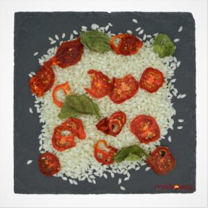 Riso Carnaroli biologico con pomodoro e basilico biologici disidratati